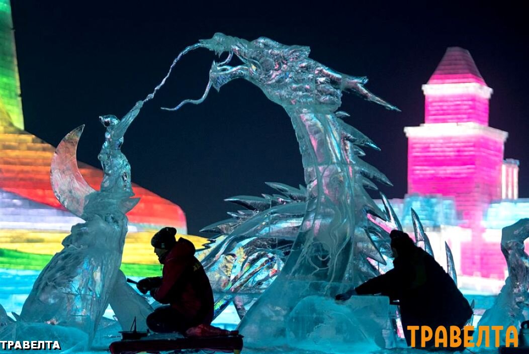 Ледовый праздник. Харбинский Международный фестиваль льда и снега Харбин. Ледовый фестиваль в Харбине. Харбинский фестиваль ледяных скульптур в Китае. Парк ледяных скульптур в Харбине.