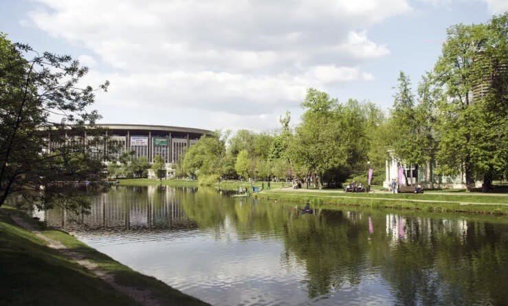 Старый вид на «Олимпийский»