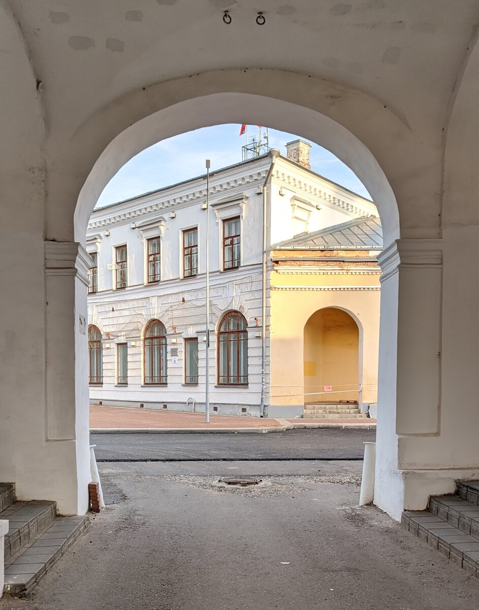 Фоточка не относится к теме, просто небольшой кусочек Костромы.