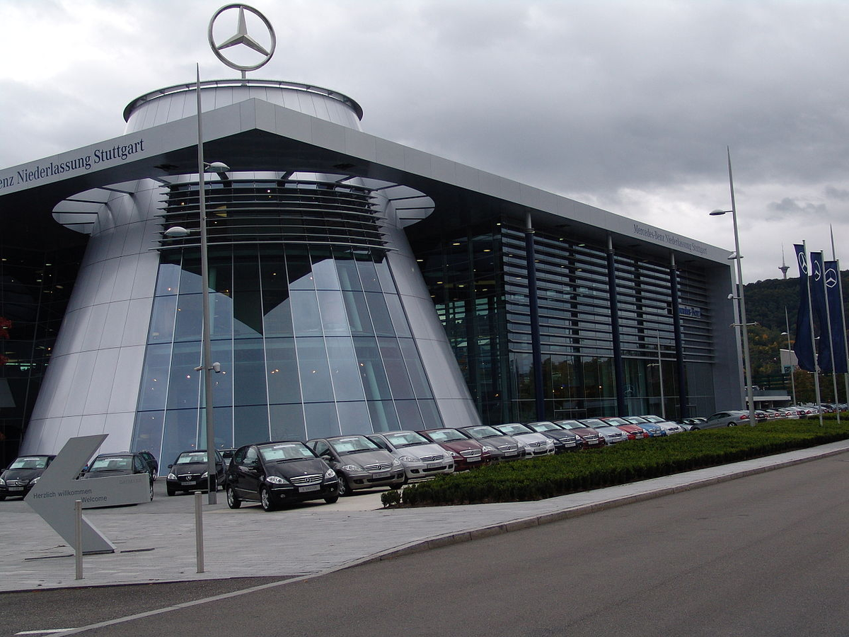 Офис Mercedes-Benz.