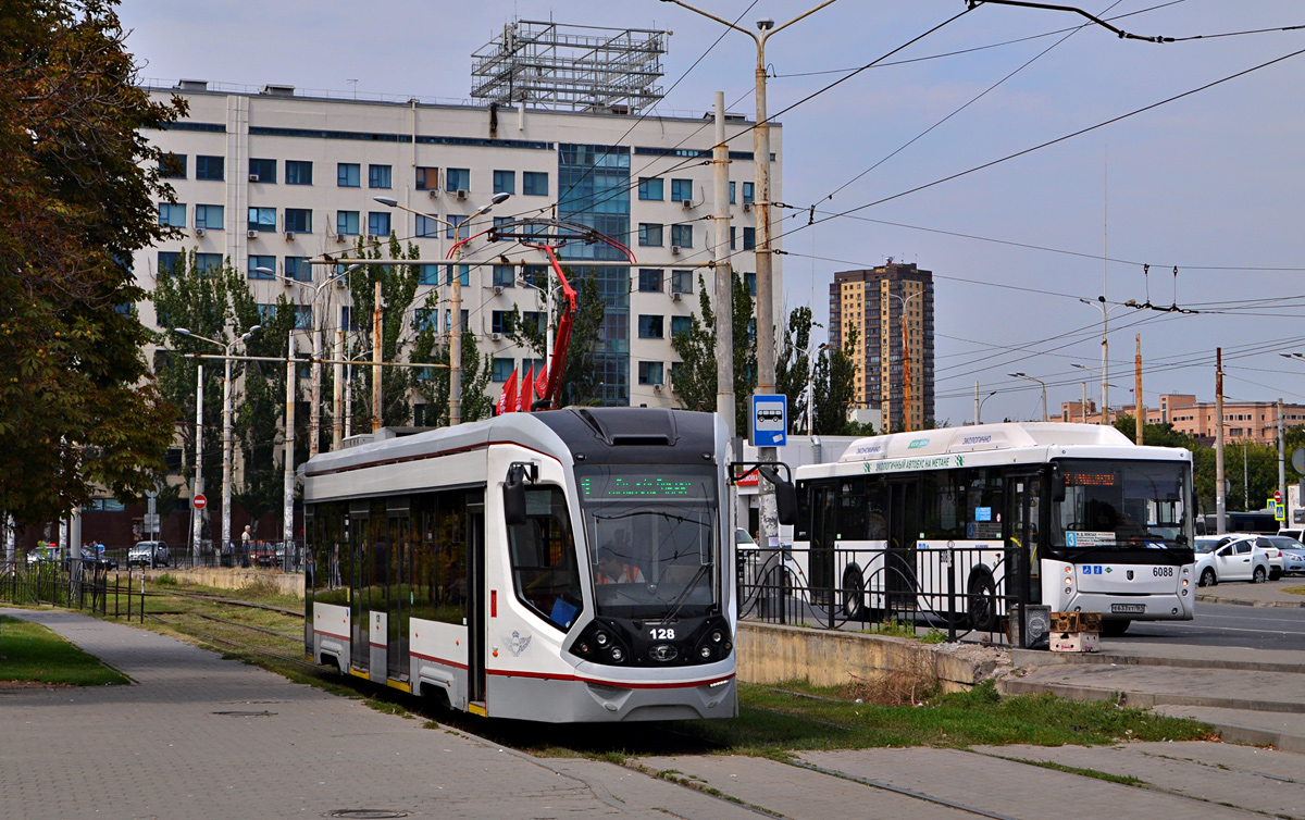 Трамвай модели 71-911E "City Star" в Ростове-на-Дону, фото https://transphoto.org/photo/1247861/?vid=454832, автор Евгений Александрович