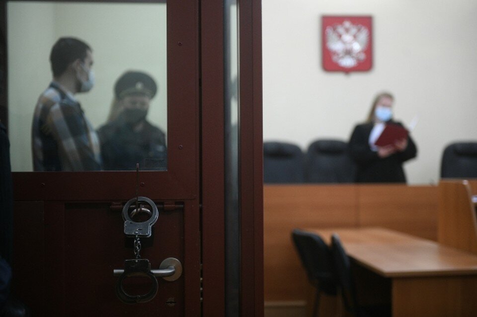     Четверо из пятерых подозреваемых оставлены под стражей. Алексей БУЛАТОВ