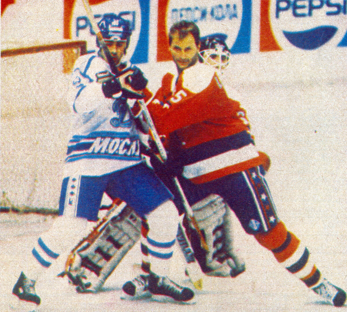 Изображение с яндекс.картинки (момент матча "Динамо" - "Вашингтон")