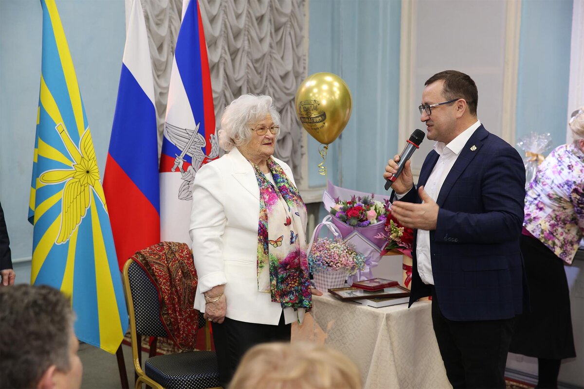 В ЦОК ВКС поздравили Галину Павловну Брок-Бельцову с 98-летием