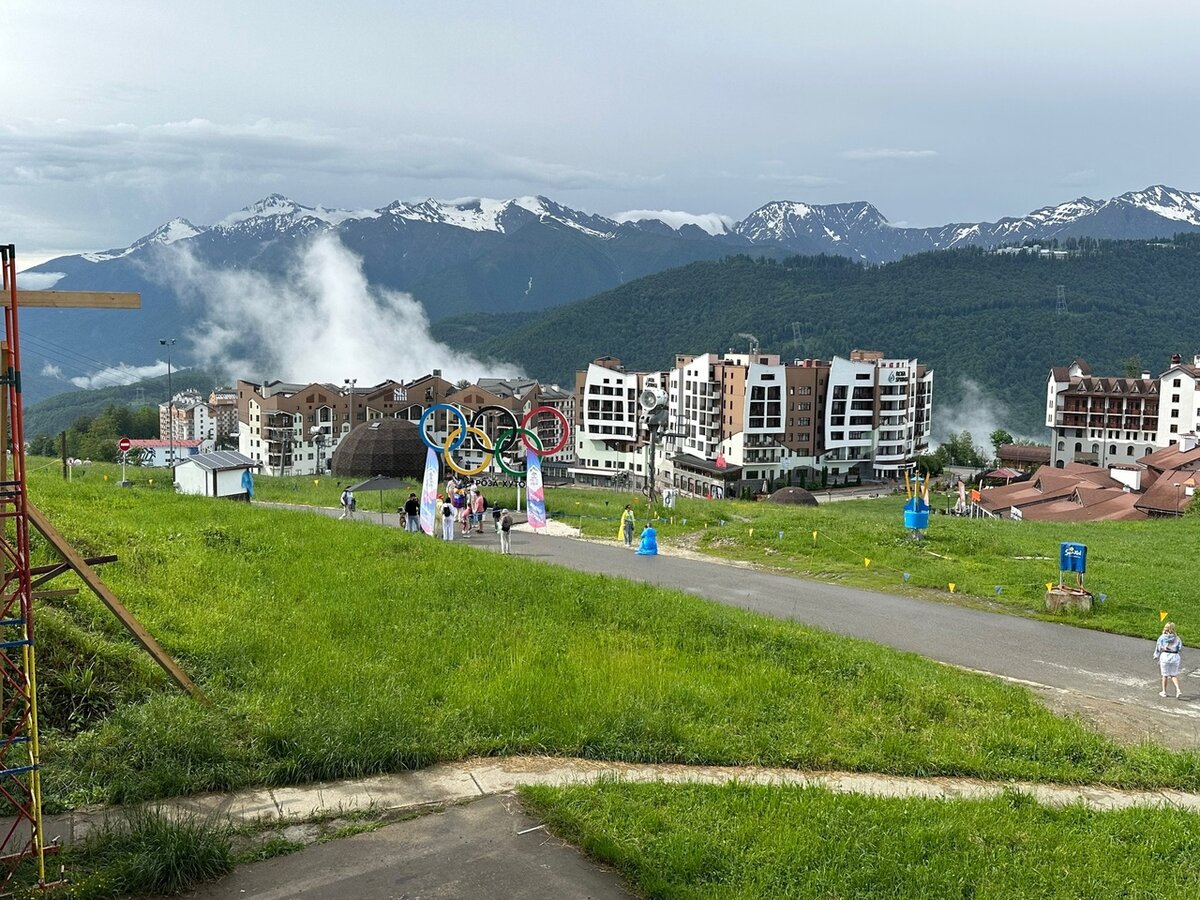 Горная Олимпийская деревня (1100 м над уровнем моря). Фото из личного архива автора