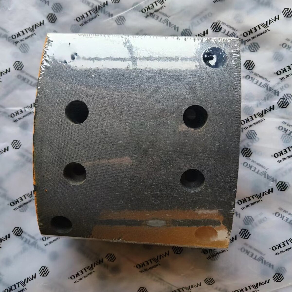 Накладка тормозная передняя Howo 8 отв., мост VGD95 WAYTEKO PREMIUM WG4075450160
