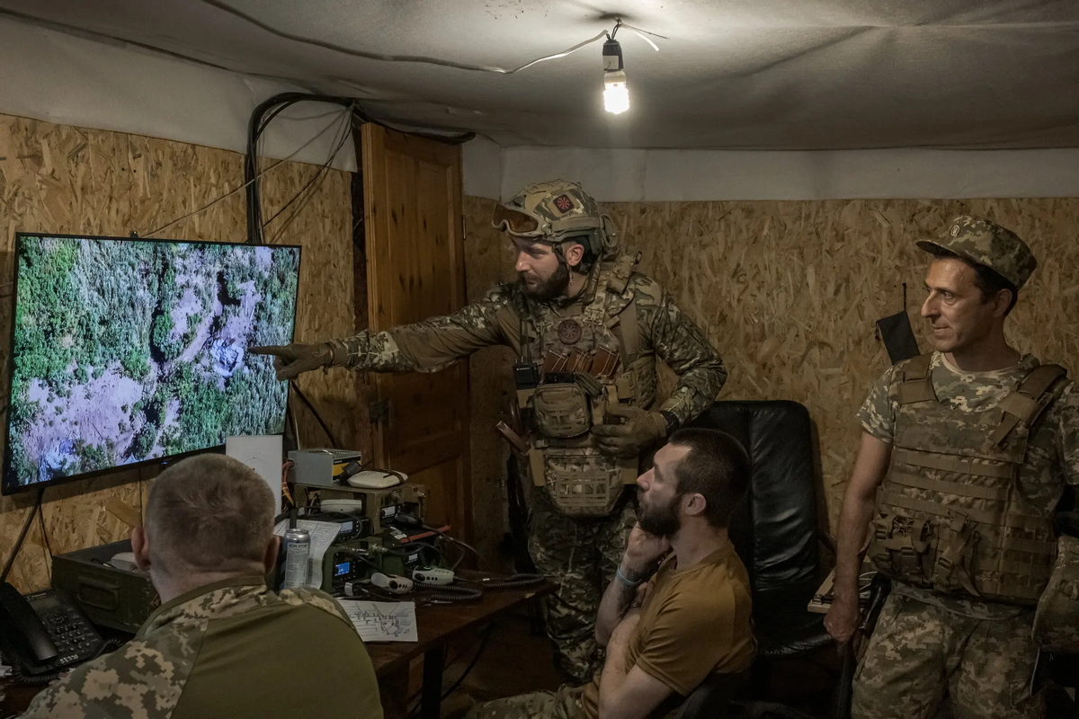 Британские инструкторы обучают тактике