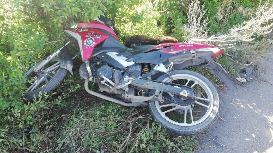     Накануне в Абакане случилось две аварии с участием автомобиля и мотоцикла