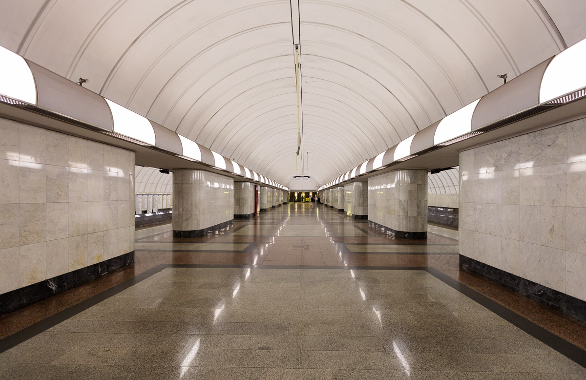 Дмитровка станция метро. Дмитровка станция метро