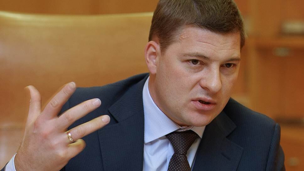 Юрий Новожилов эксперт в умении переливать деньги. Фото zenit-ka.ru