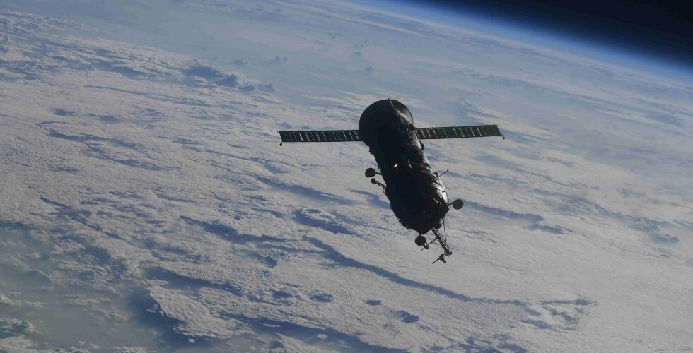 Связка из транспортного грузового корабля «Прогресс МС-16» и стыковочного отсека-модуля «Пирс»