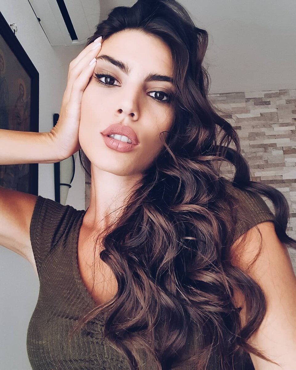    Ивана Малич утверждает, что любит актераСоцсети Иваны Малич