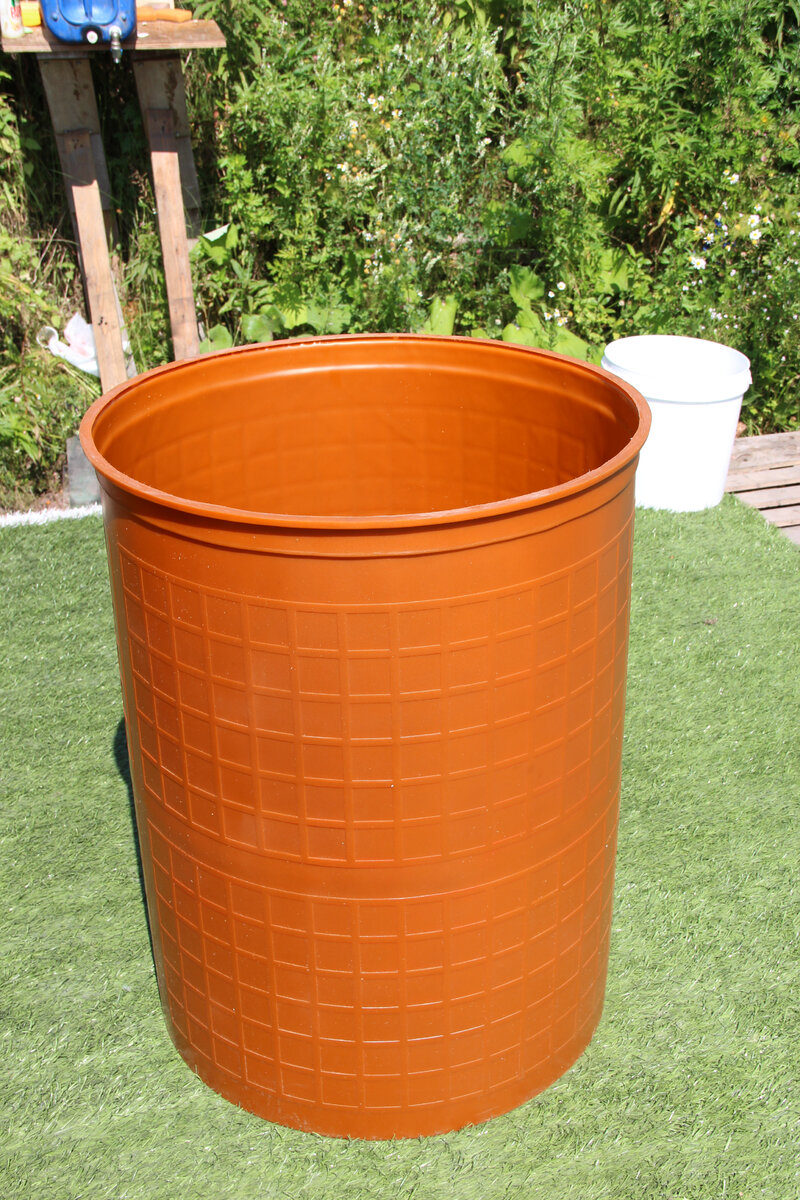 Выбор пластиковых бочек для дачи и огорода