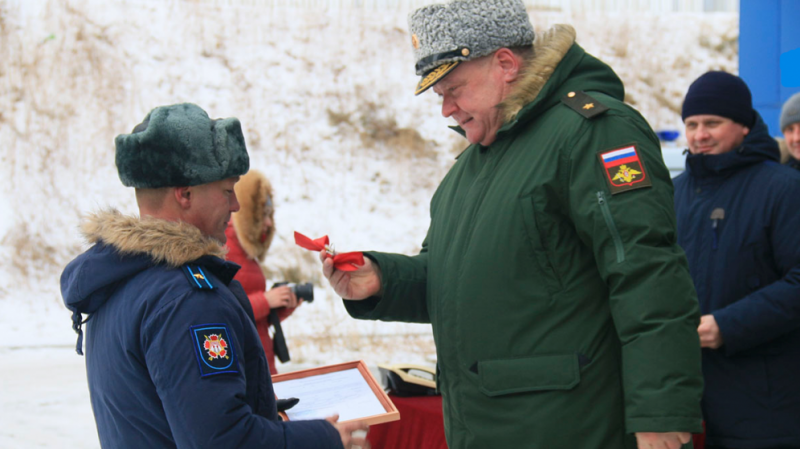 Военнослужащие получают квартиры в Хабаровске
Минобороны РФ