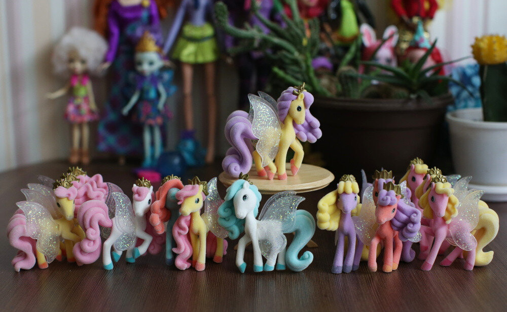 Фигурки Lovely Charm Pony (Любимые Шарм Пони) I и II.
