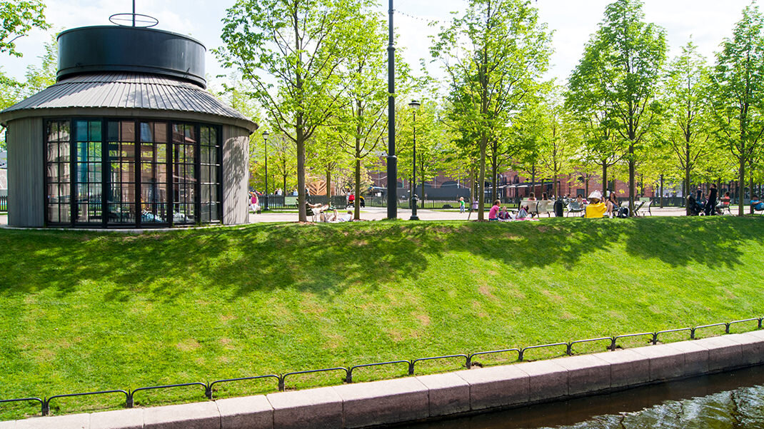 Вид с Набережной Адмиралтейского канала