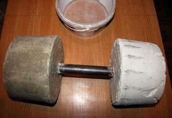 Как сделать БЛИНЫ ДЛЯ ШТАНГИ или ГАНТЕЛЕЙ из БЕТОНА | DIY CONCRETE BARBELL WEIGHT