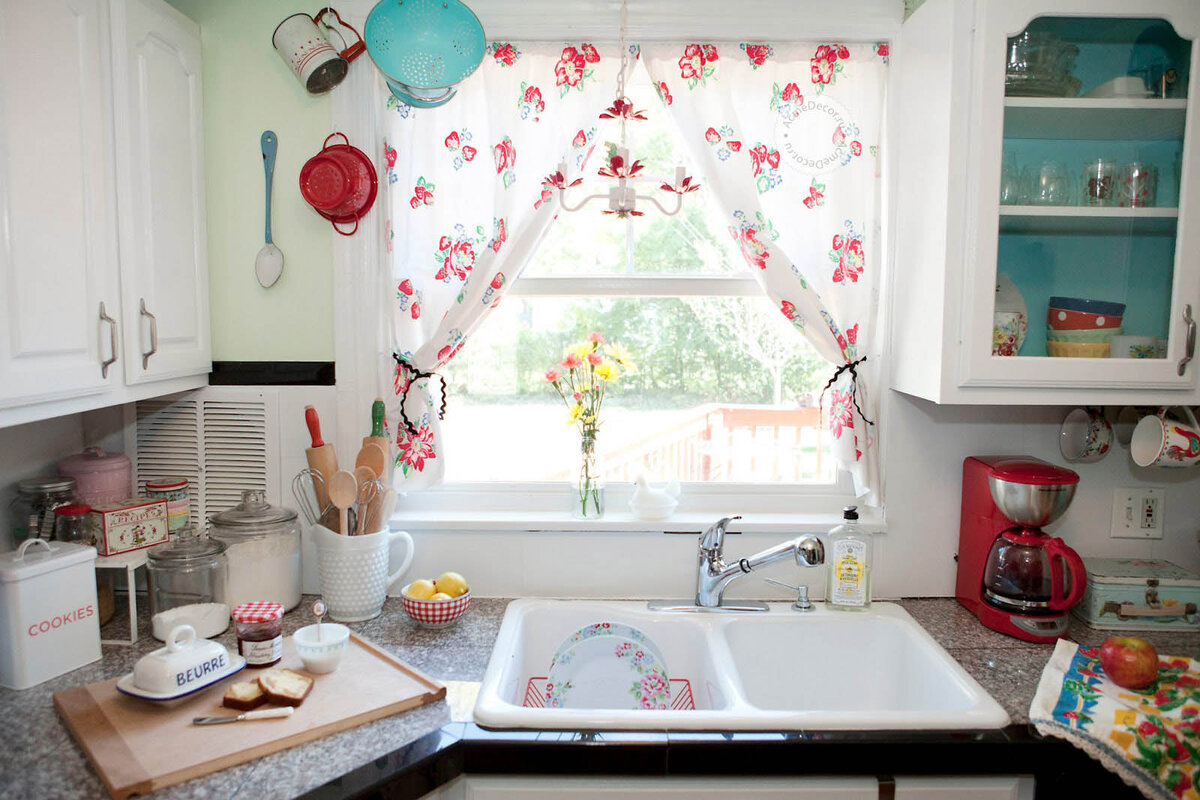 Современные шторы на кухню (92 фото): красивые занавески-новинки 2020 года