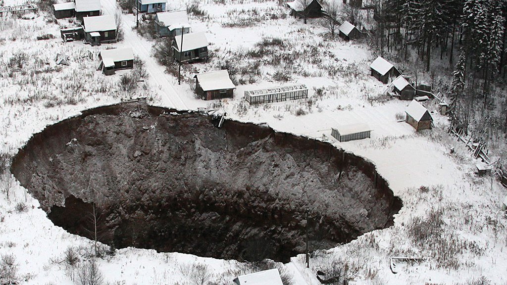 Карстовая воронка в воде