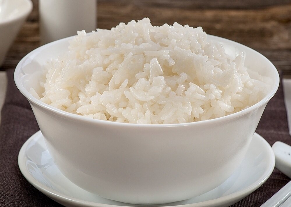 Рис с подсолнечным маслом. Рис. Рис отварной. Белый расыпчатый Ри. Рис готовый.