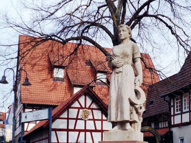 памятник Катарине Кеплер