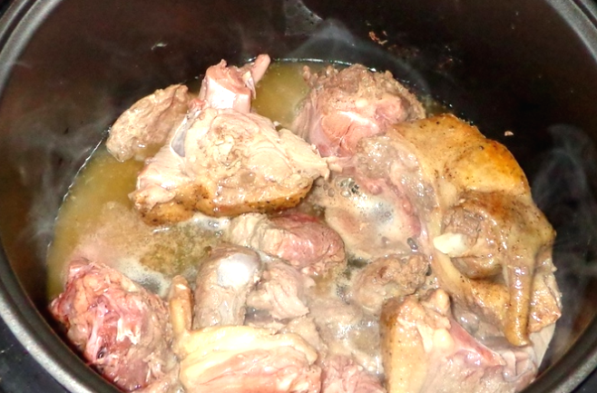 Утиные окорочка в мультиварке. Утиные окорочка с картошкой в мультиварке. Утиная ножка в мультиварке. Утиные окорочка в мультиварке. Утиные окорочка в мультиварке.