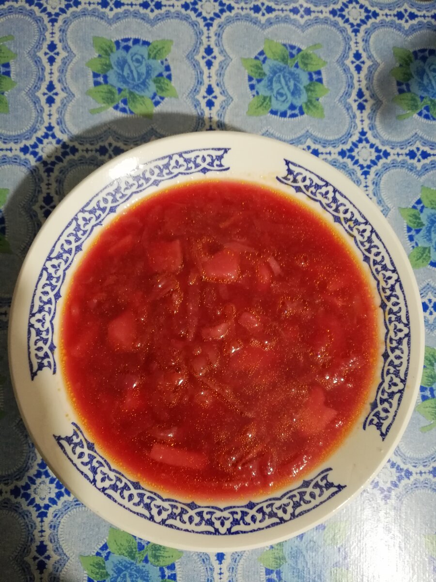 Борщ овощной - калорий ну очень мало. 