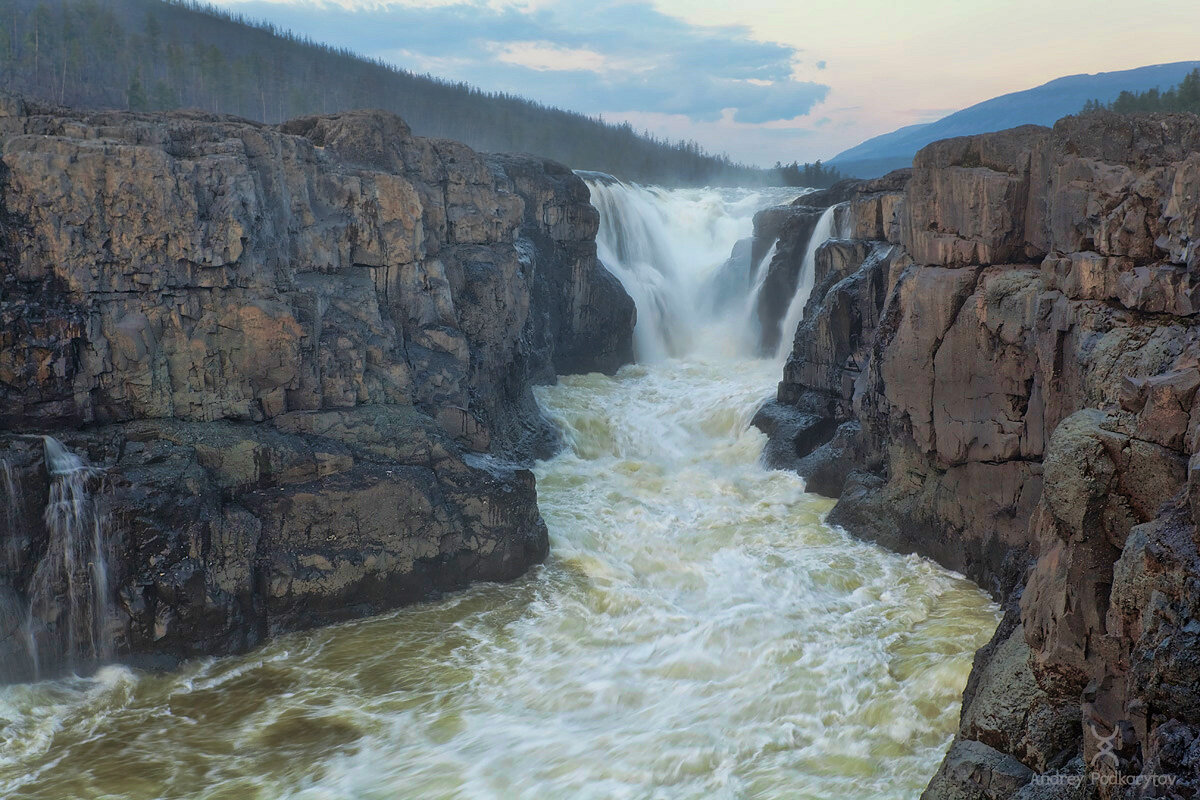 Курейский водопад,  высота сброса — 13м. Фото — Андрей Подкорытов, https://a-podkorytov.livejournal.com