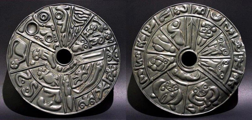                                    "Генетический диск" с двух сторон. Фото: kramola.info.