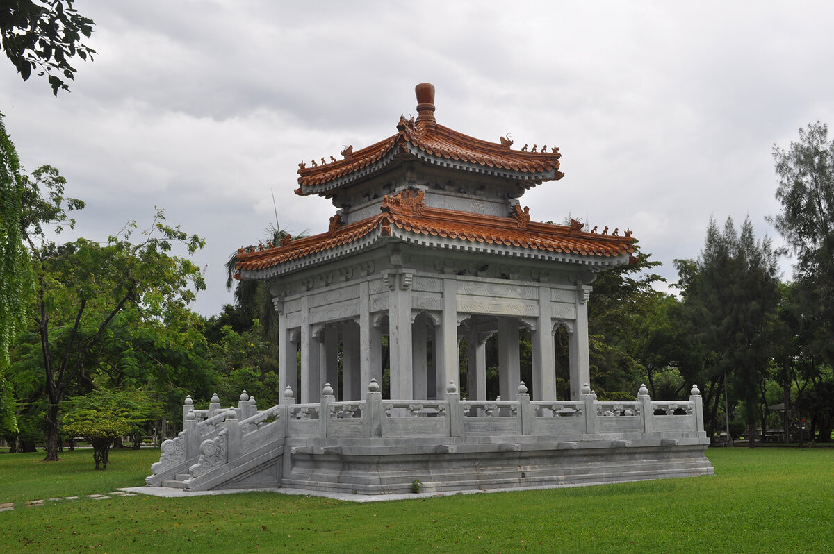 На фото - беседка в Люмпини Парке, Бангкок, Таиланд