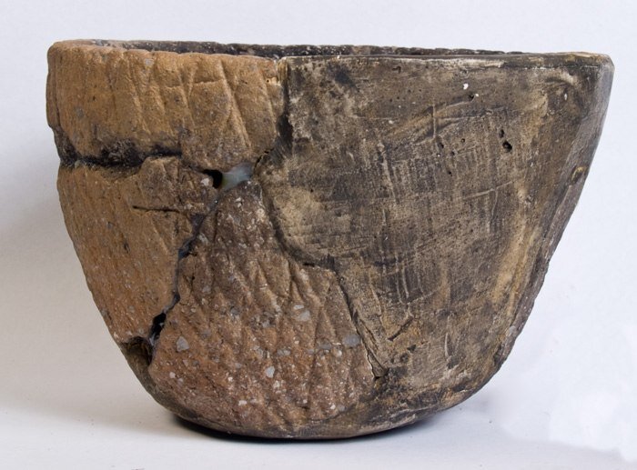 Вот он, горшок из шамотной глины.