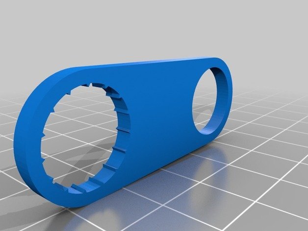 Вид изделия без отверстия для фонаря, потому как фонарь чаще демаскирует пользователя, чем помогает ему. 