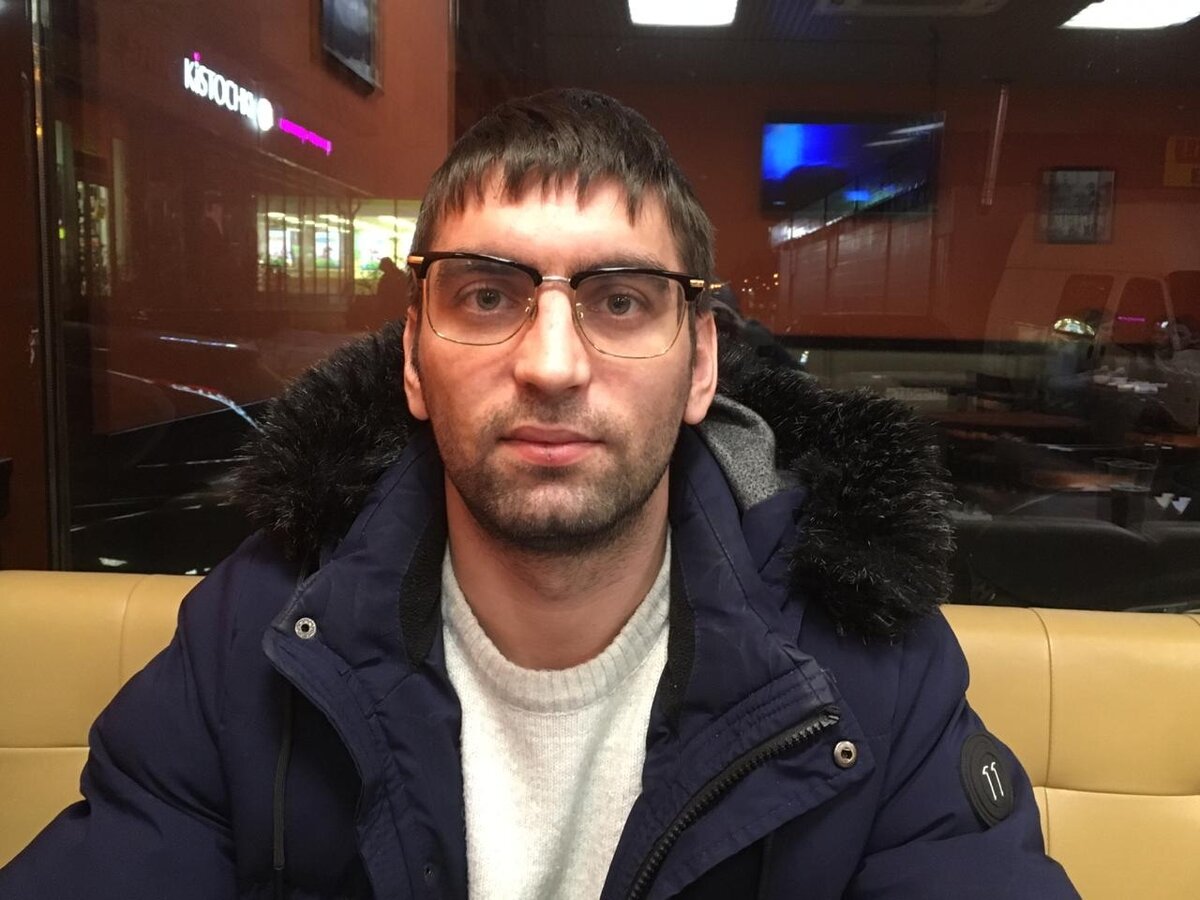 Избитый полицейскими Алексей Шепелин