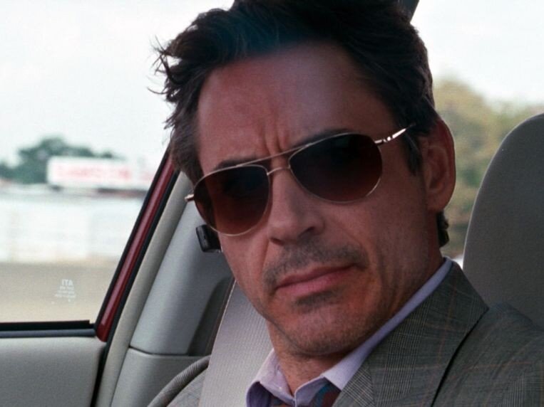 Временами, сложно отличить Питера от Тони Старка! Кадр из фильма Впритык