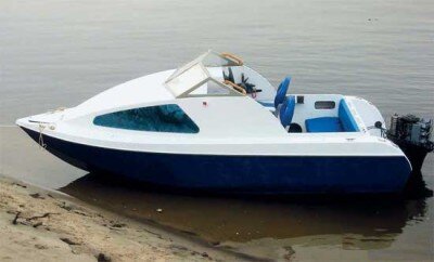 самодельный катер размером 6х2.2 метра с каютой, газовой плитой, мойкой и туалетом 