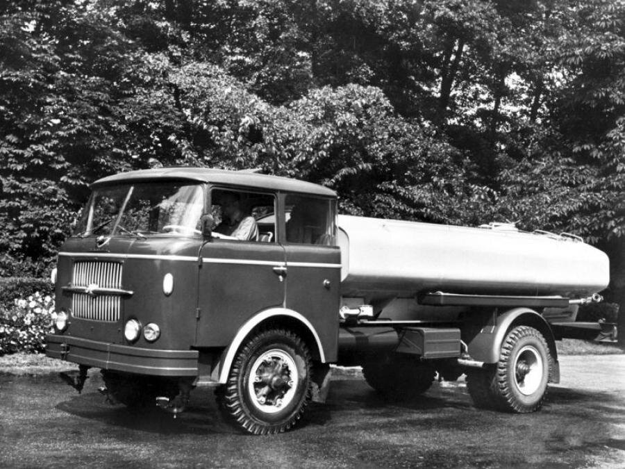 Skoda 706 RT (фото https://auto.vercity.ru)