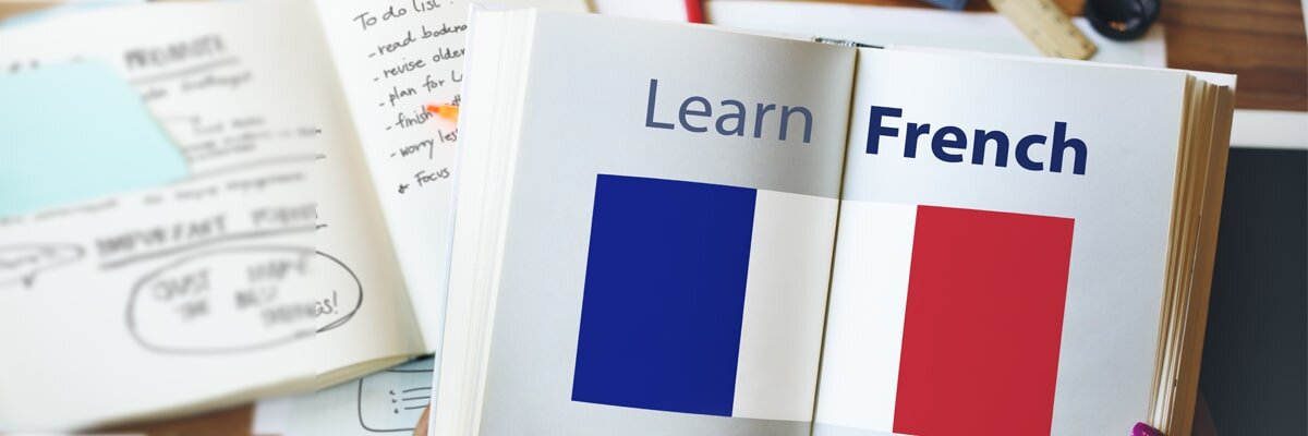 По всему миру французский язык выбирают для изучения сразу после английского. В нашей стране это направление активно набирает популярность. Тем не менее, даже в таком городе как Петербург французский преподаётся не в каждой языковой школе. У студентов "Академии" есть уникальная возможность сэкономить время на поиски и средства на обучение. Давайте рассмотрим, чем французский язык так привлекателен для современных взрослых?