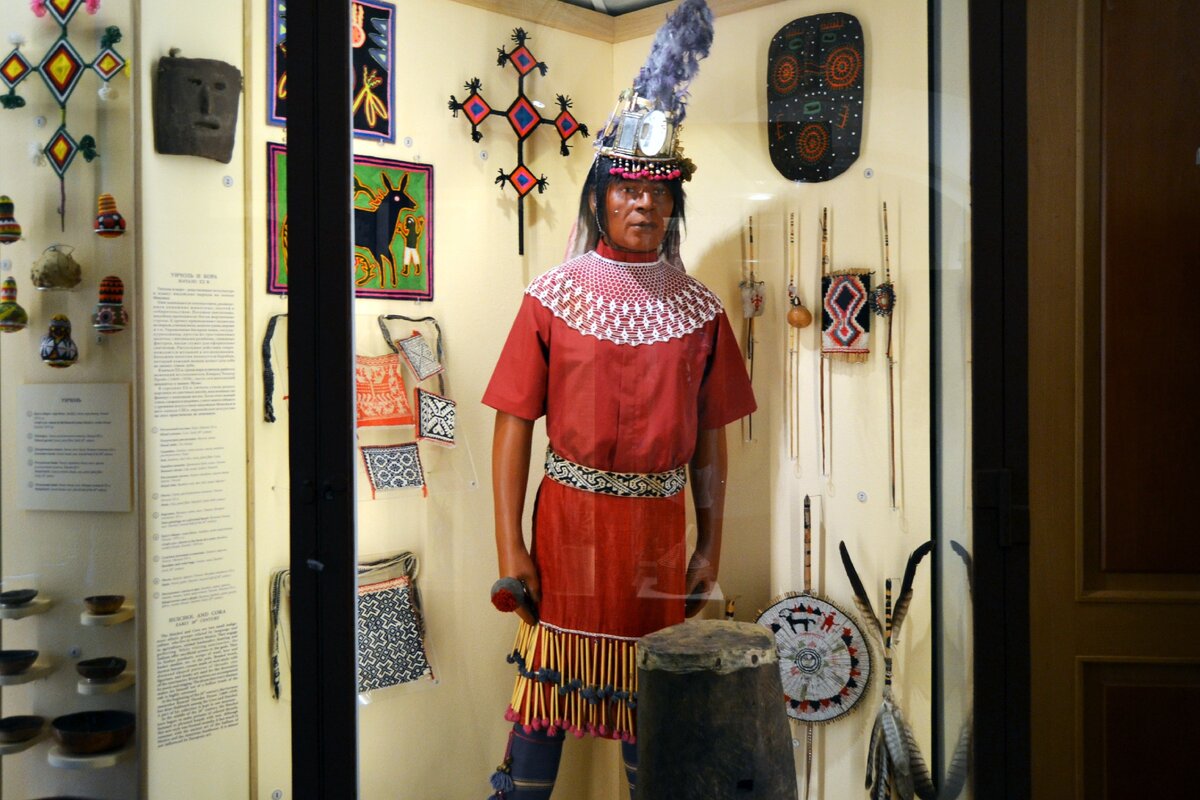 Музей антропологии и этнографии имени Петра Великого