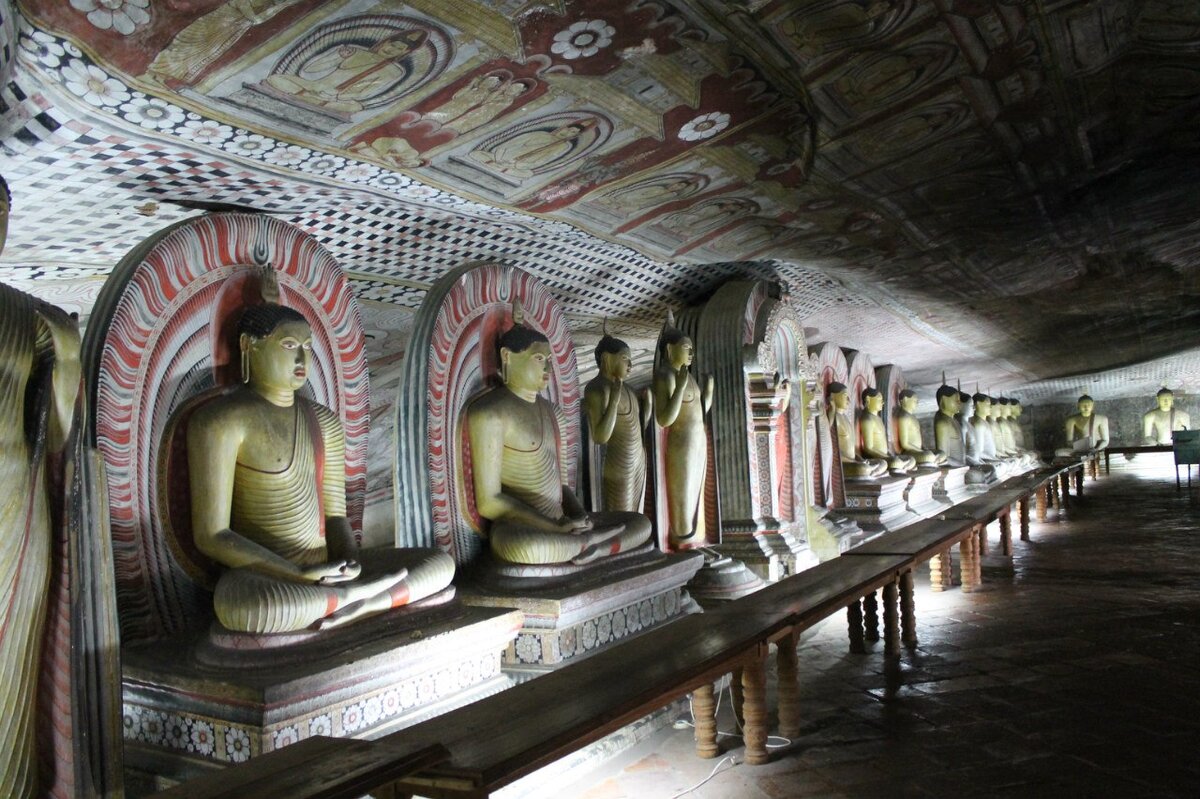 В пещерах Храма