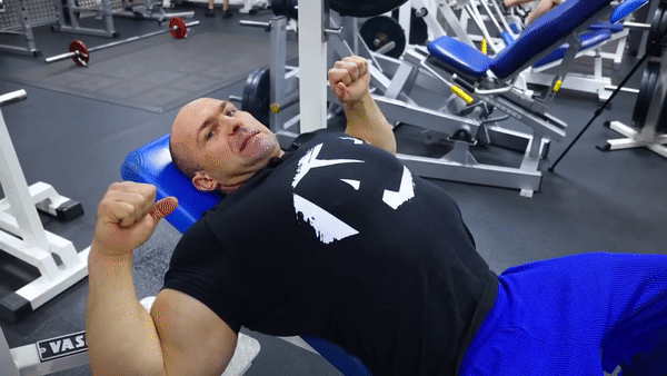 на видео представлен Александр Федоров