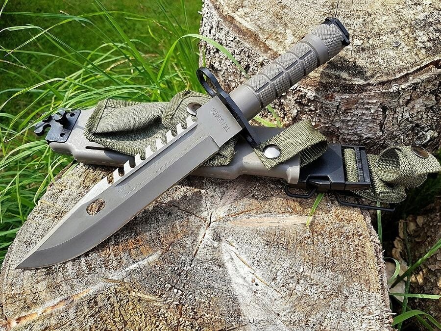 Образец боевого ножа. 