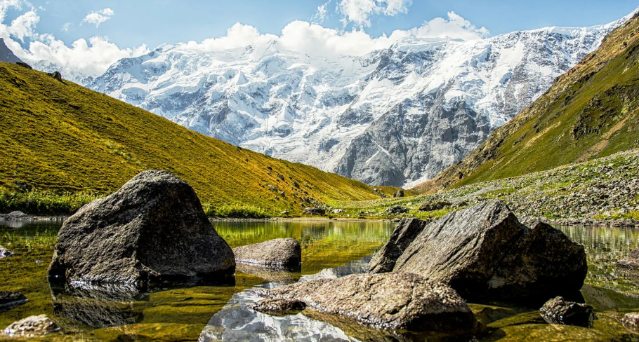 КБР Безенгийская стена. Изображение с сайта Яндекс картинки