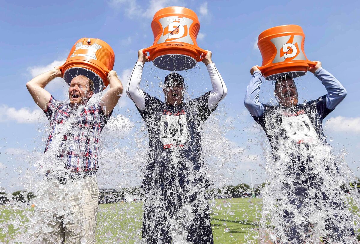 Ice bucket challenge (фото с просторов интернета)