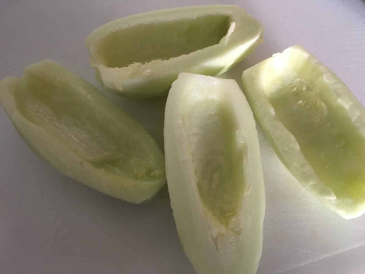 Фото: Piano Piano (перед тем, как употреблять в пищу, "овощефрукт" следует очистить от кожуры и семян)