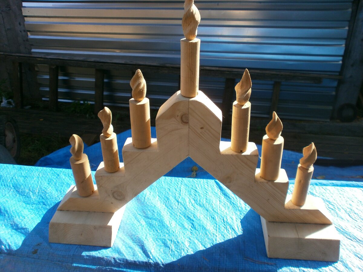 Продолжаю расхламляться. Выставила на продажу бесполезный подарок - объемный хэндмейд подсвечник.