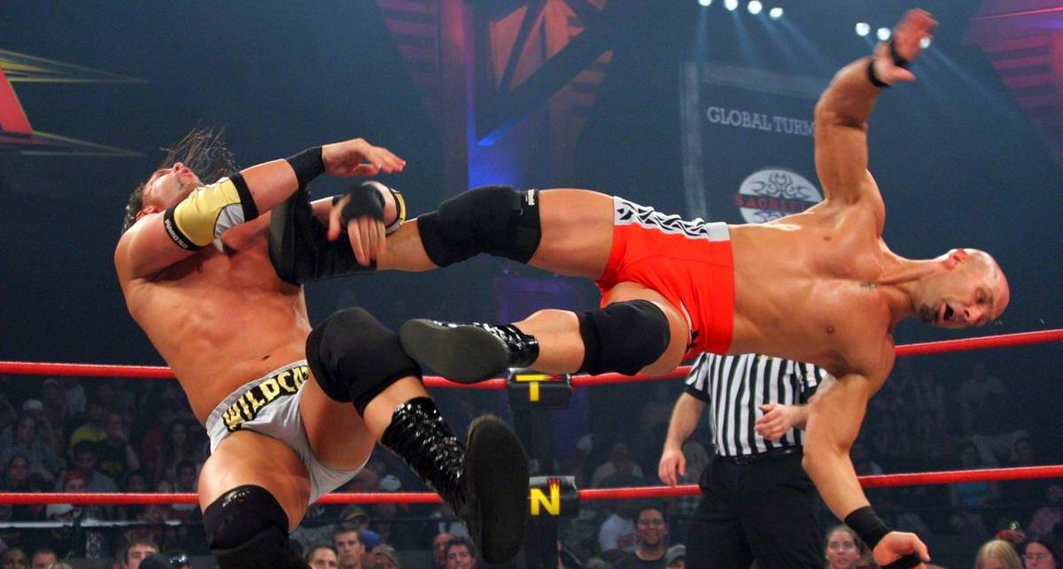 Ногами дерутся вид спорта. Реслинг бои. Реслинг WWE.