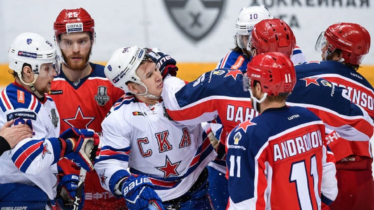 Встреча в Москве завершилась со счетом 2:0. Шайбами в составе ЦСКА отметились Максим Шалунов (22-я минута) и Константин Окулов (60-я минута).