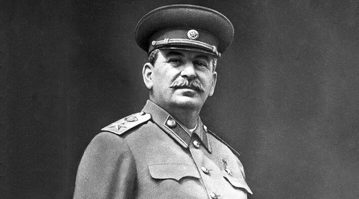 Выдающийся политический деятель товарищ Сталин.
