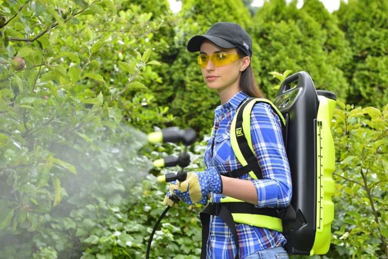 Помповый опрыскиватель