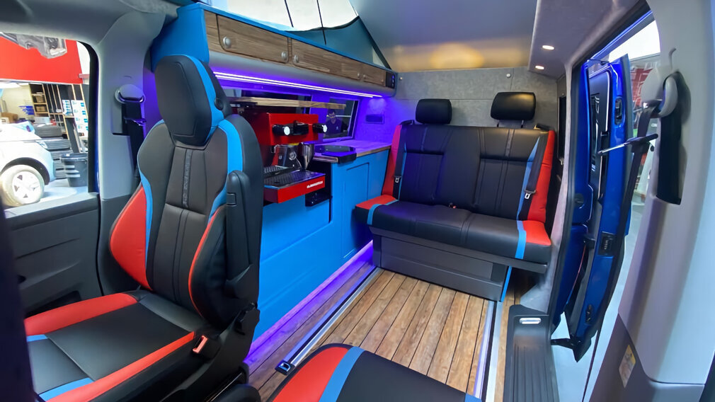 Volkswagen Transporter. Фото от CJL Leisure